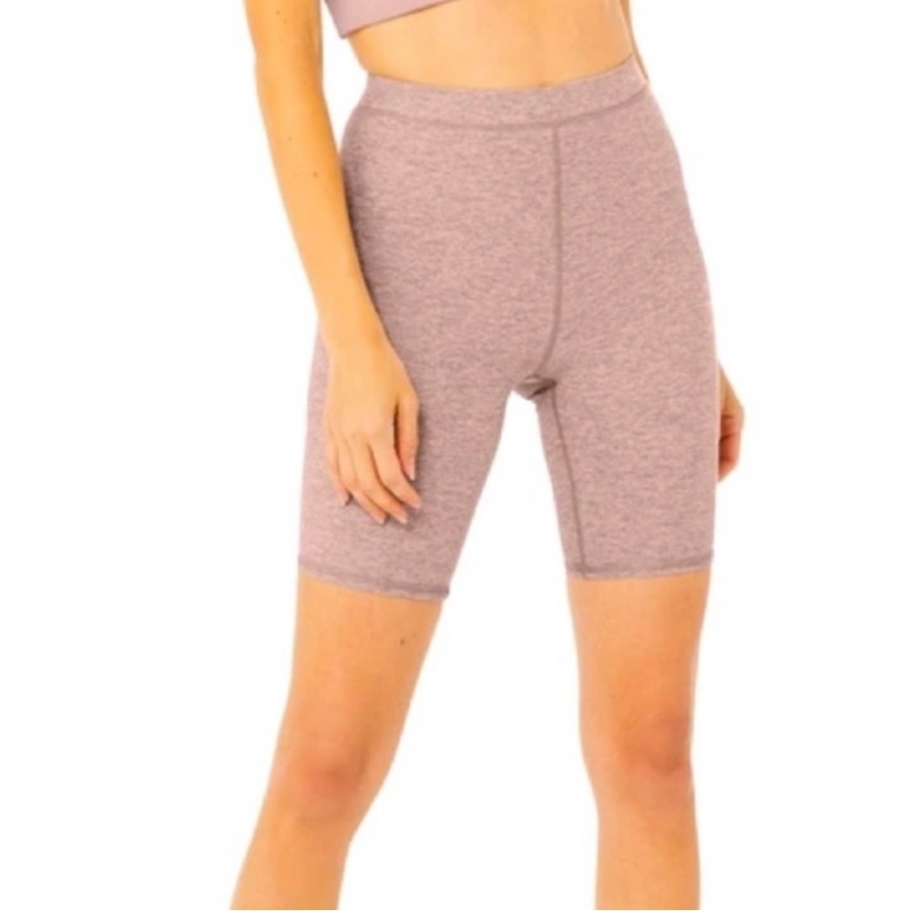ALO Yoga Biker Short AloSoft Flow Biker Short - Smoky Quartz Heather XS 7” short